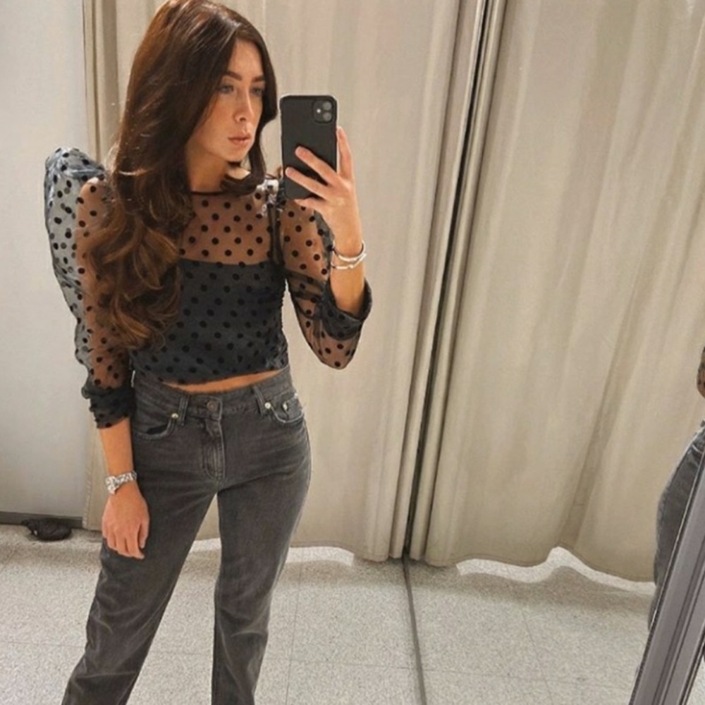 Zara bloggers favorite polka dot top - Picture 2 of 8